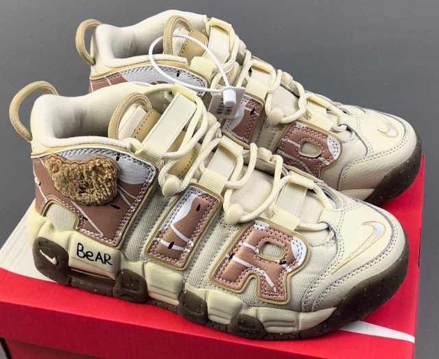 Women Air More Uptempo 05